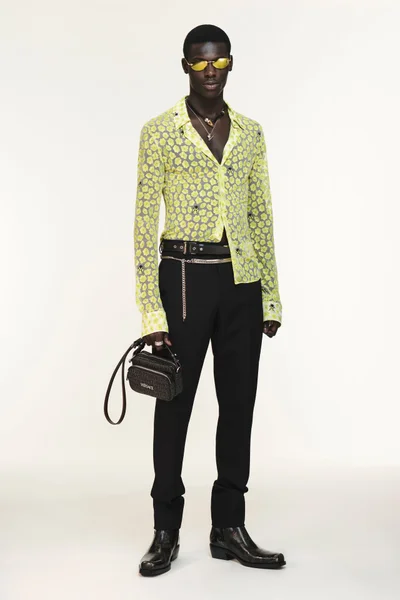 Look 18